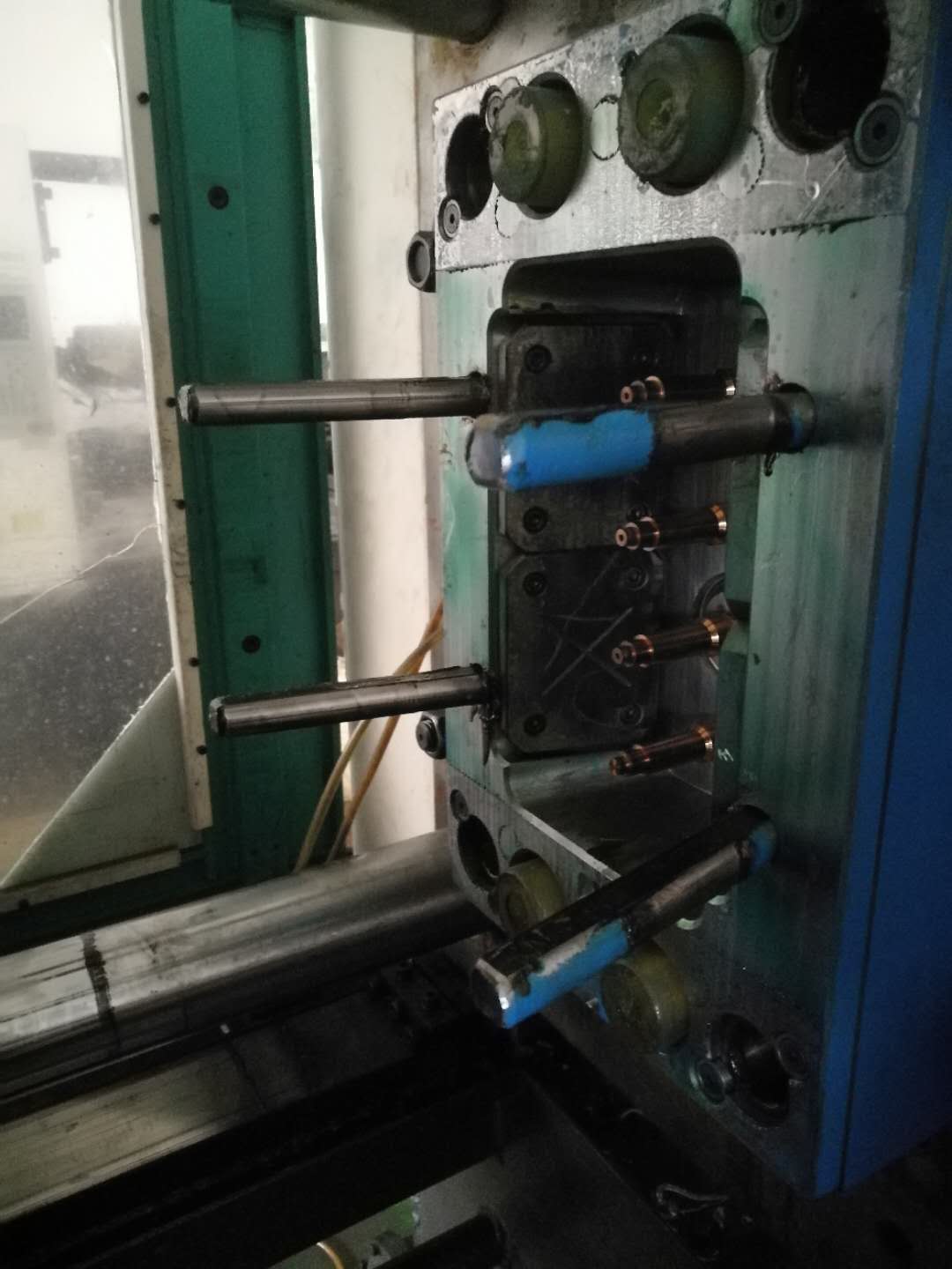钉仓套模具前模图片